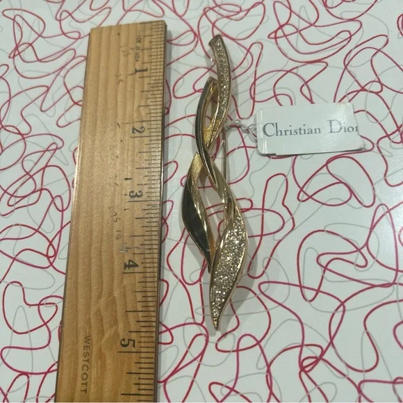 Vintage Christian Dior Pave
Swarovski Black Enamel
Double Wave Abstract Brooch - Picture 4 of 11